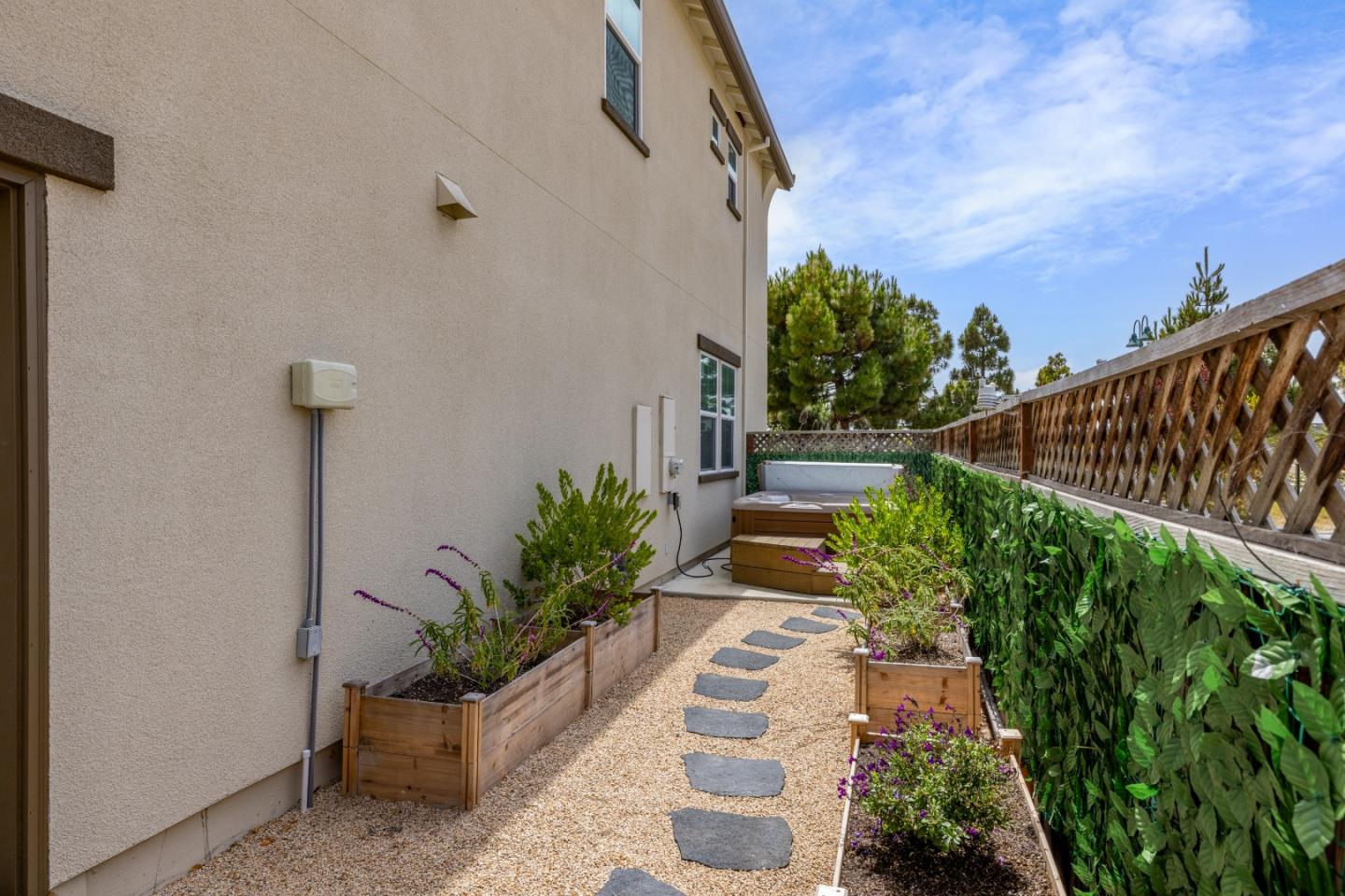 Detail Gallery Image 40 of 73 For 579 Rosa Monte Way, Marina,  CA 93933 - 4 Beds | 2/1 Baths