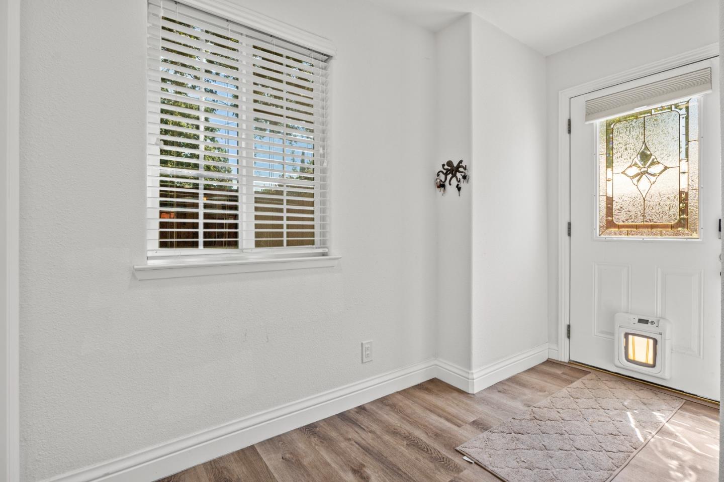 Detail Gallery Image 12 of 42 For 197 Nottingham Ave, Redwood City,  CA 94063 - – Beds | – Baths