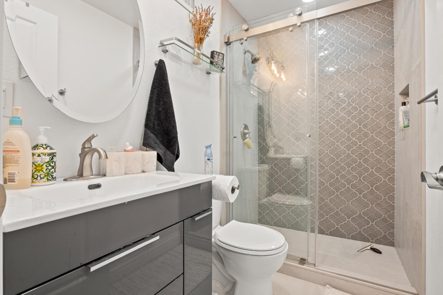 Detail Gallery Image 19 of 42 For 197 Nottingham Ave, Redwood City,  CA 94063 - – Beds | – Baths