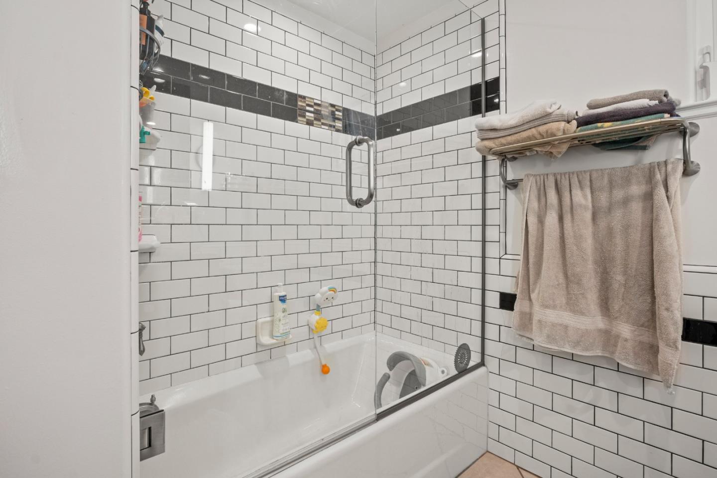 Detail Gallery Image 26 of 42 For 197 Nottingham Ave, Redwood City,  CA 94063 - – Beds | – Baths