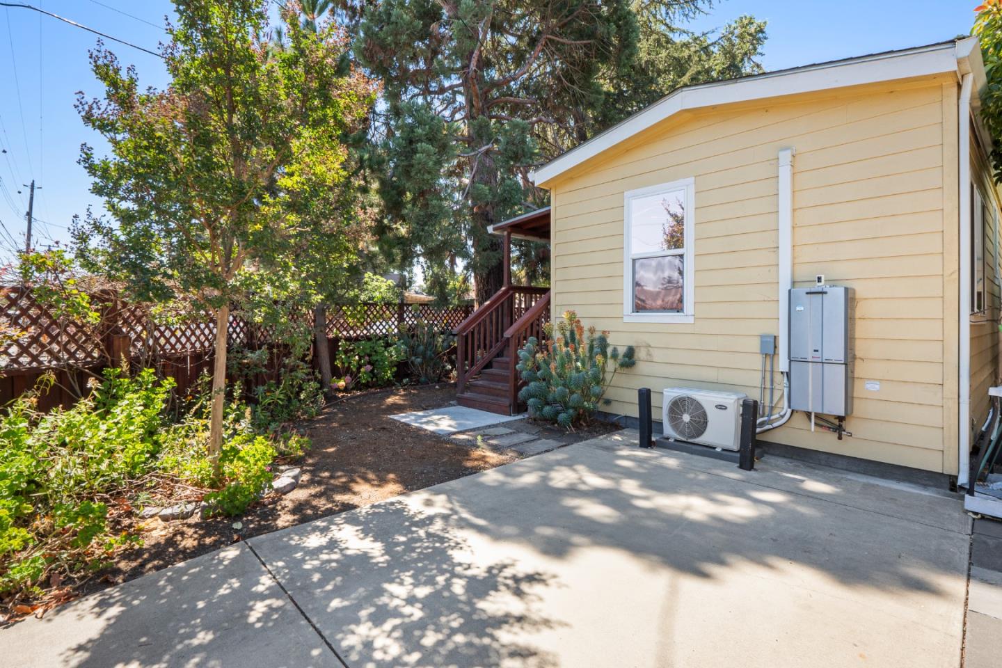 Detail Gallery Image 6 of 42 For 197 Nottingham Ave, Redwood City,  CA 94063 - – Beds | – Baths