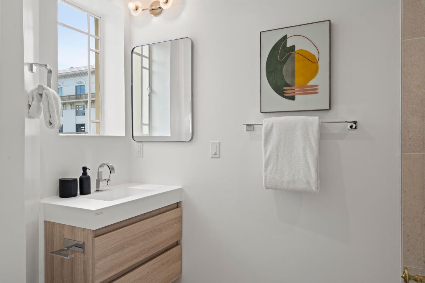 Detail Gallery Image 17 of 35 For 244 Lakeside Dr #10,  Oakland,  CA 94612 - 3 Beds | 3 Baths