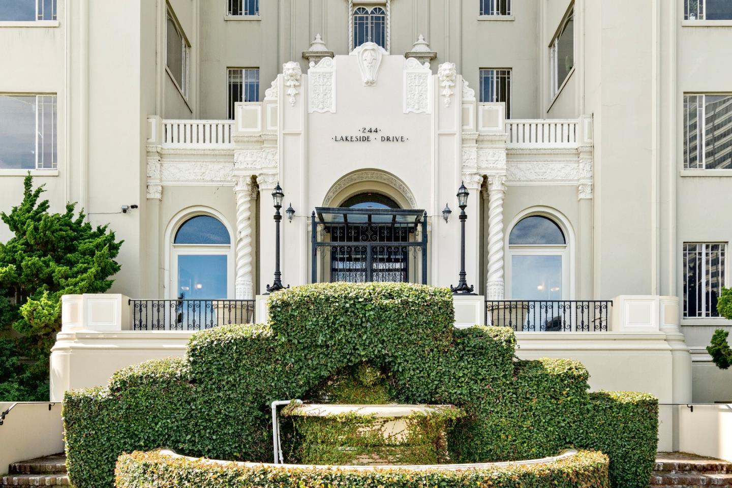Detail Gallery Image 35 of 35 For 244 Lakeside Dr #10,  Oakland,  CA 94612 - 3 Beds | 3 Baths