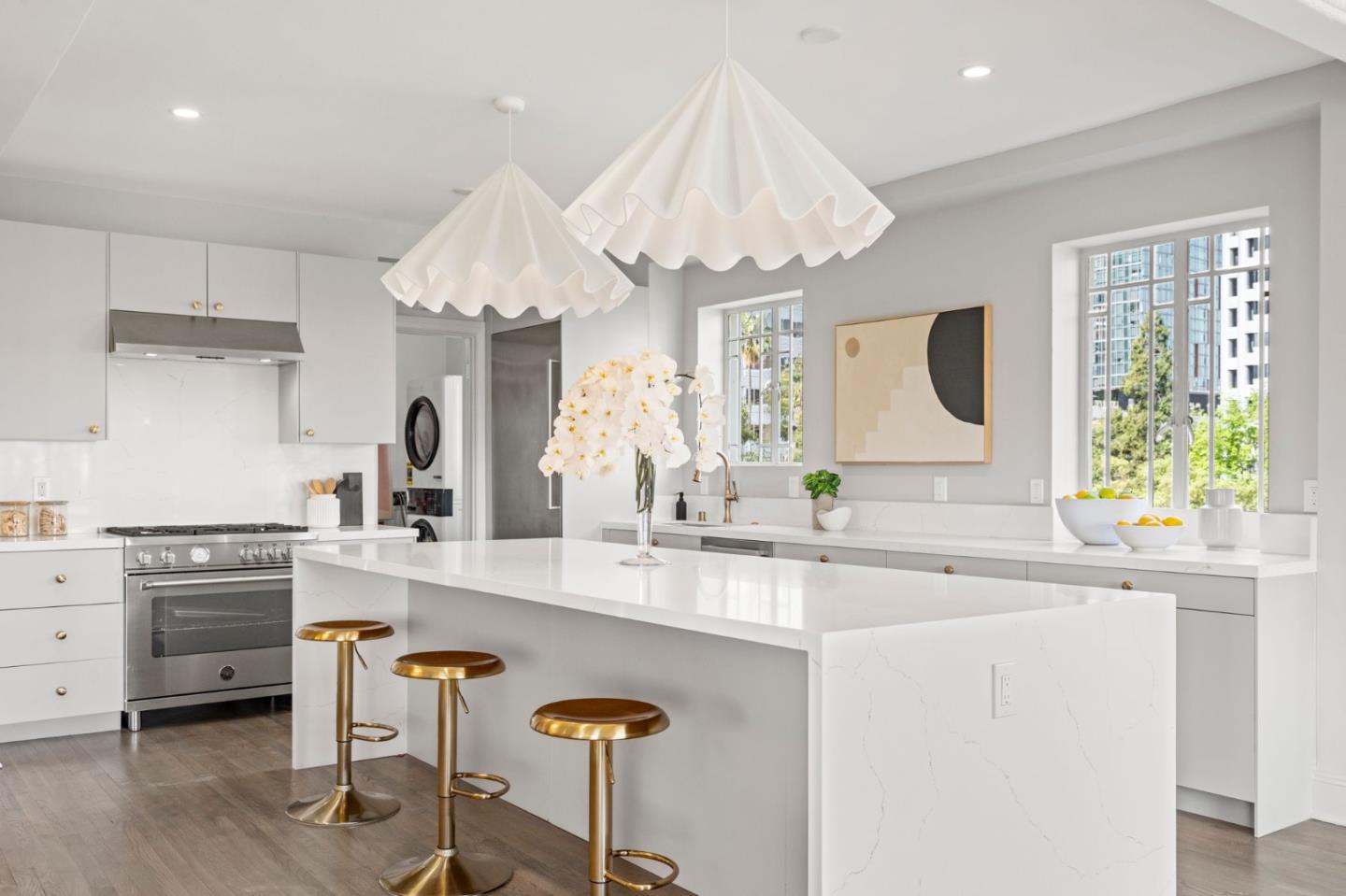 Detail Gallery Image 9 of 35 For 244 Lakeside Dr #10,  Oakland,  CA 94612 - 3 Beds | 3 Baths