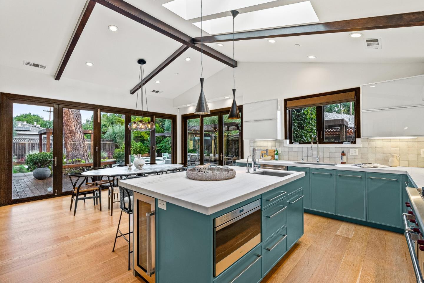 Detail Gallery Image 18 of 57 For 1683 Dalehurst Ave, Los Altos,  CA 94024 - 4 Beds | 2/1 Baths