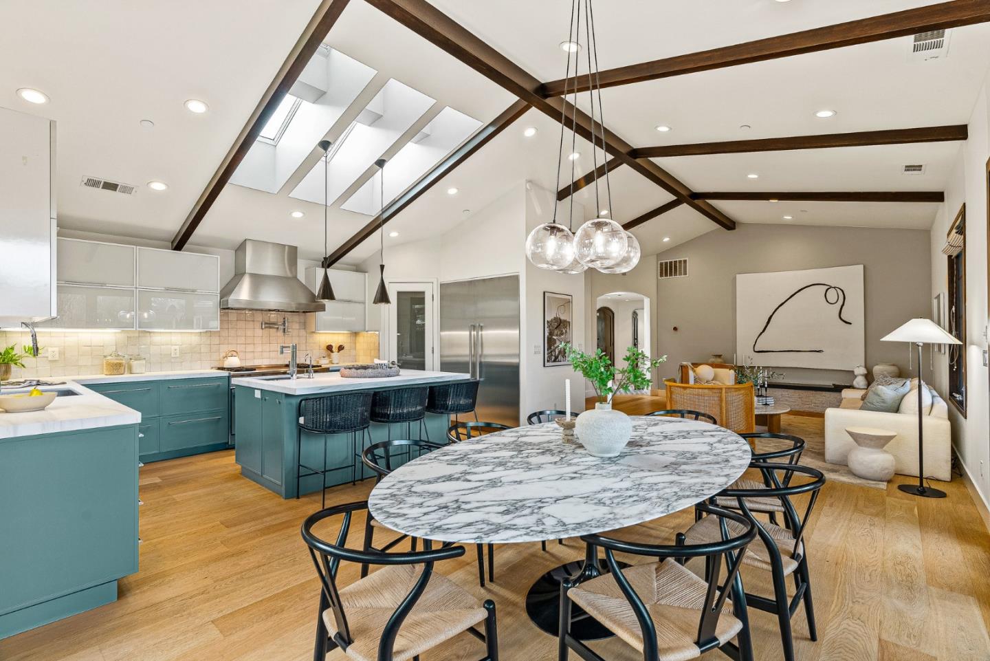 Detail Gallery Image 20 of 57 For 1683 Dalehurst Ave, Los Altos,  CA 94024 - 4 Beds | 2/1 Baths