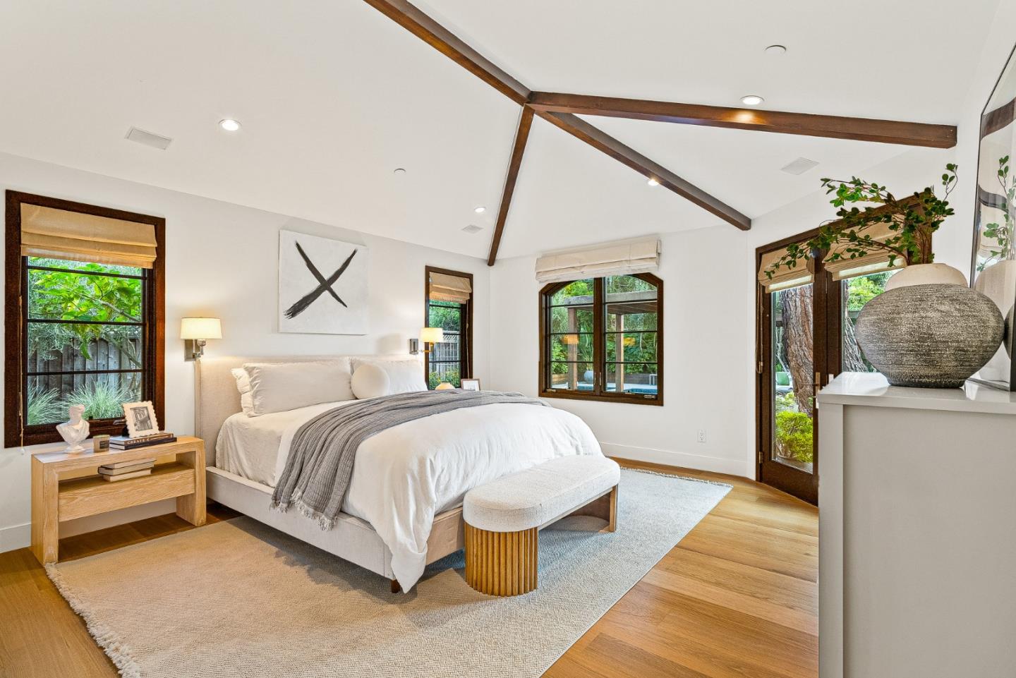Detail Gallery Image 22 of 57 For 1683 Dalehurst Ave, Los Altos,  CA 94024 - 4 Beds | 2/1 Baths
