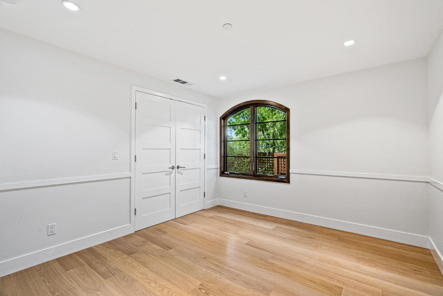 Detail Gallery Image 33 of 57 For 1683 Dalehurst Ave, Los Altos,  CA 94024 - 4 Beds | 2/1 Baths