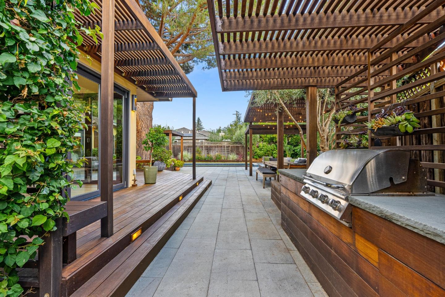 Detail Gallery Image 43 of 57 For 1683 Dalehurst Ave, Los Altos,  CA 94024 - 4 Beds | 2/1 Baths