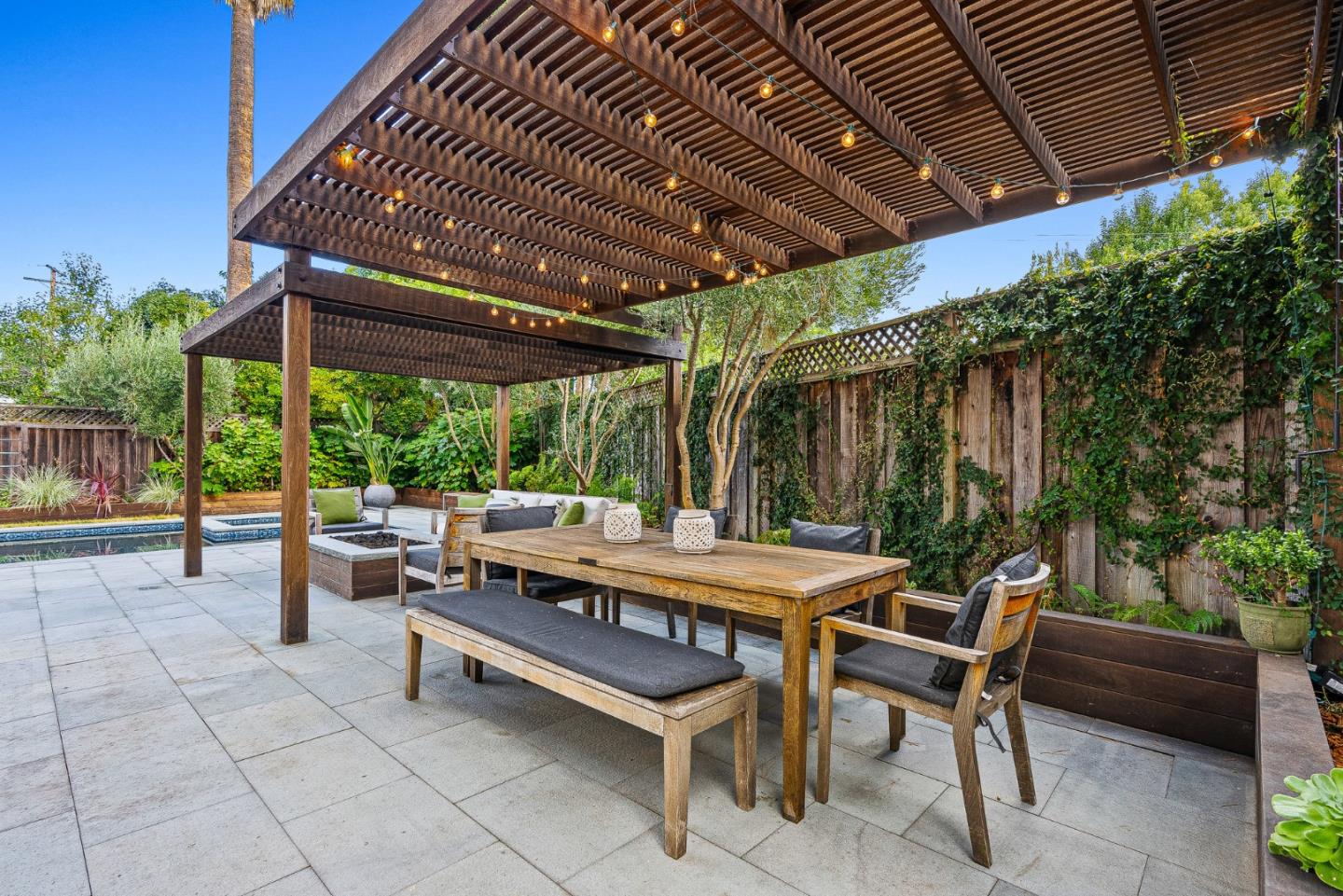 Detail Gallery Image 44 of 57 For 1683 Dalehurst Ave, Los Altos,  CA 94024 - 4 Beds | 2/1 Baths