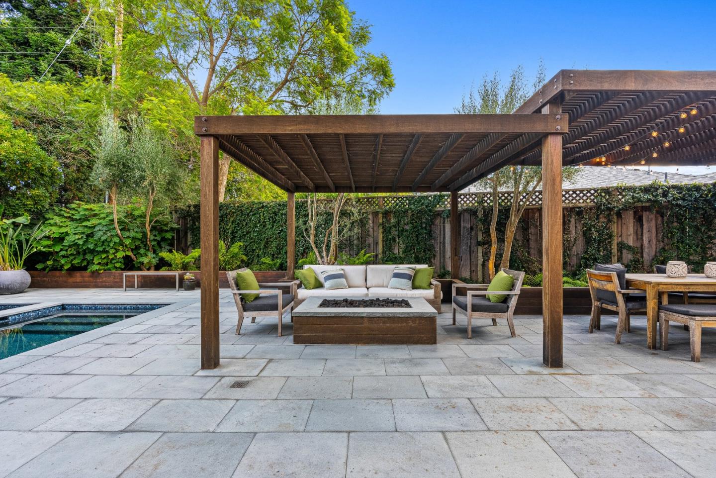 Detail Gallery Image 45 of 57 For 1683 Dalehurst Ave, Los Altos,  CA 94024 - 4 Beds | 2/1 Baths