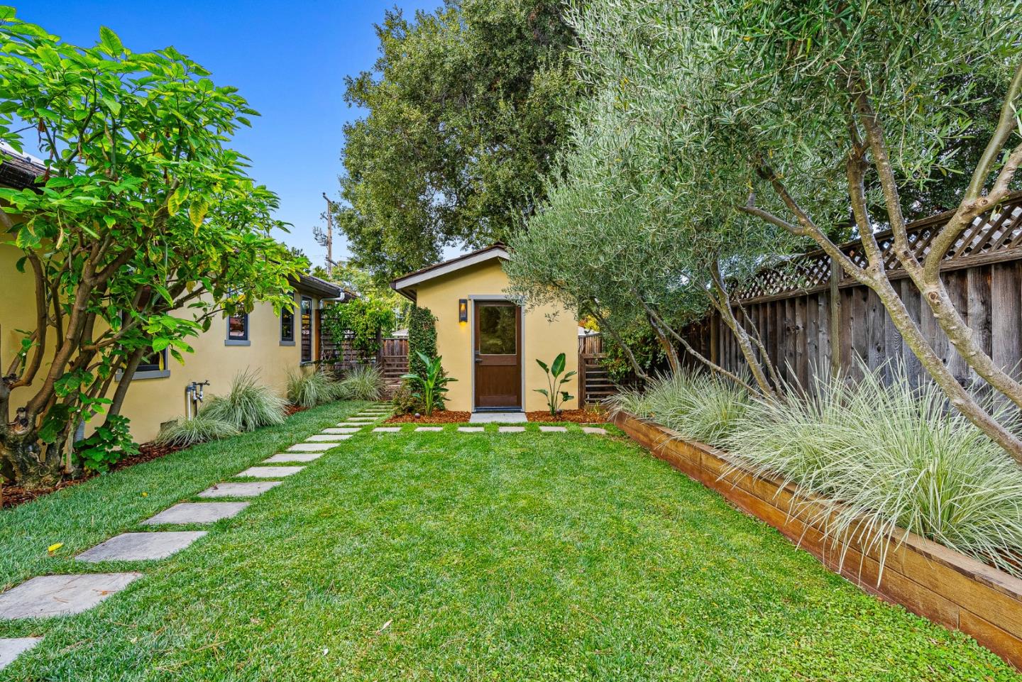 Detail Gallery Image 48 of 57 For 1683 Dalehurst Ave, Los Altos,  CA 94024 - 4 Beds | 2/1 Baths