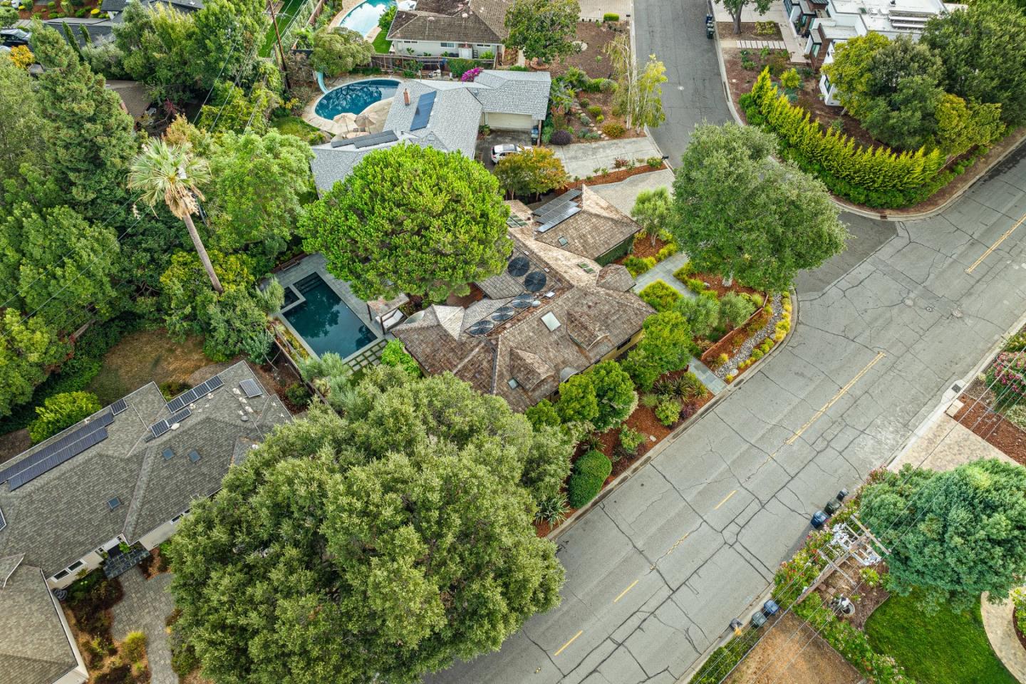 Detail Gallery Image 54 of 57 For 1683 Dalehurst Ave, Los Altos,  CA 94024 - 4 Beds | 2/1 Baths