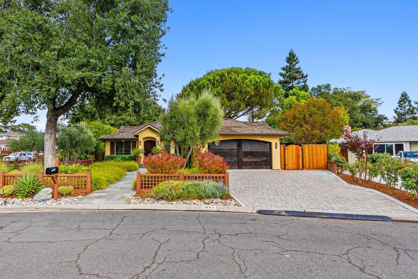 Detail Gallery Image 7 of 57 For 1683 Dalehurst Ave, Los Altos,  CA 94024 - 4 Beds | 2/1 Baths