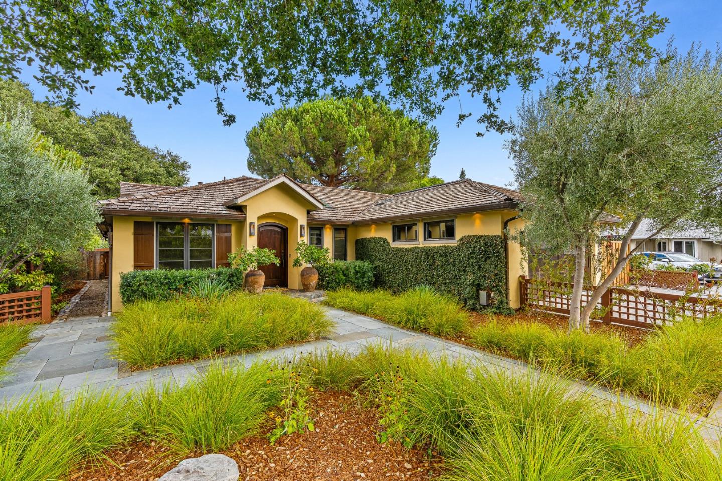 Detail Gallery Image 8 of 57 For 1683 Dalehurst Ave, Los Altos,  CA 94024 - 4 Beds | 2/1 Baths