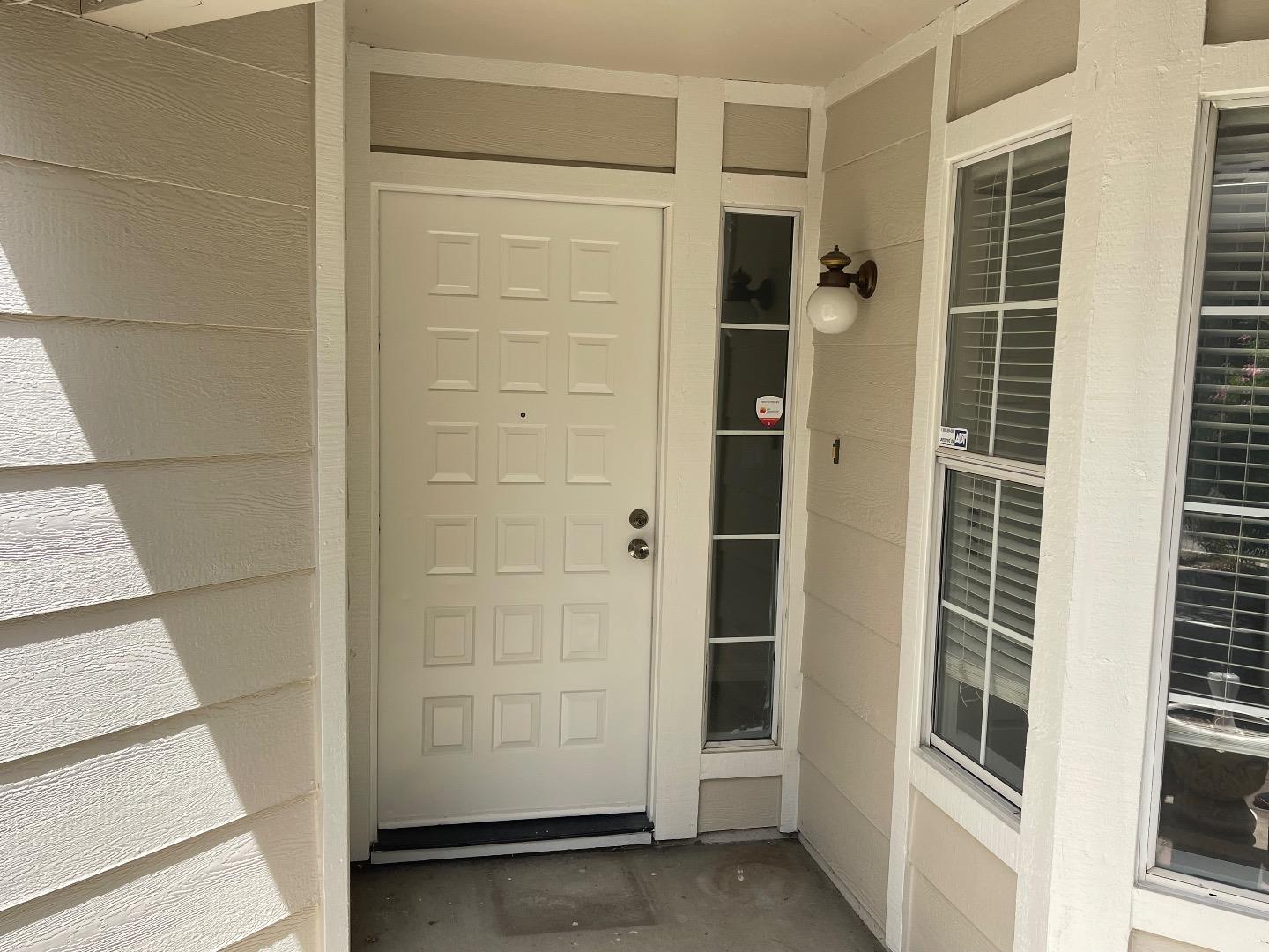 Detail Gallery Image 4 of 12 For 1763 Bridgecreek Dr, Sacramento,  CA 95833 - 4 Beds | 2/1 Baths