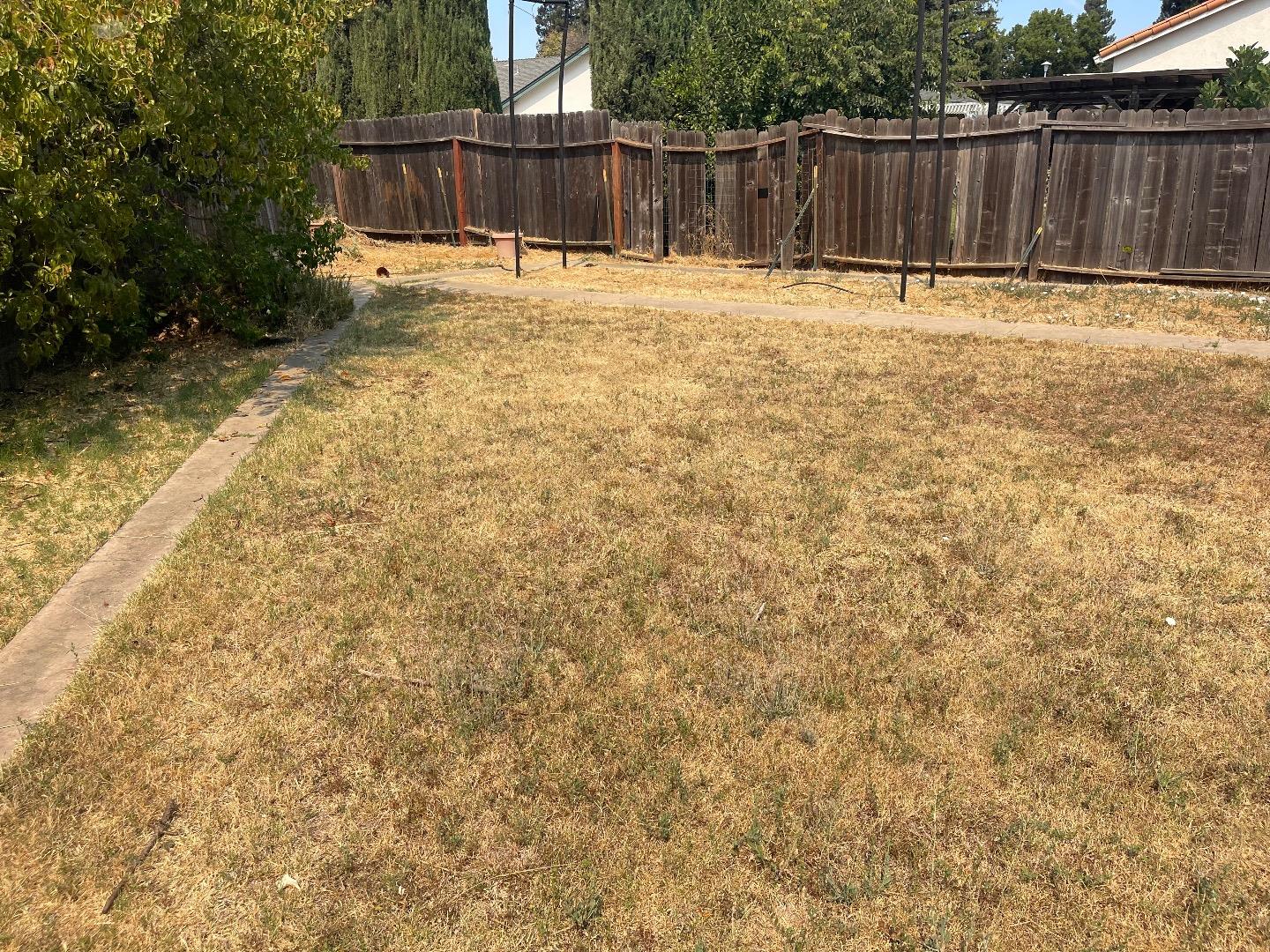 Detail Gallery Image 9 of 12 For 1763 Bridgecreek Dr, Sacramento,  CA 95833 - 4 Beds | 2/1 Baths