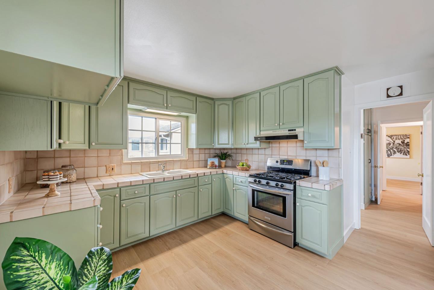 Detail Gallery Image 15 of 51 For 2356 Kay Dr, Santa Clara,  CA 95050 - 3 Beds | 2/1 Baths
