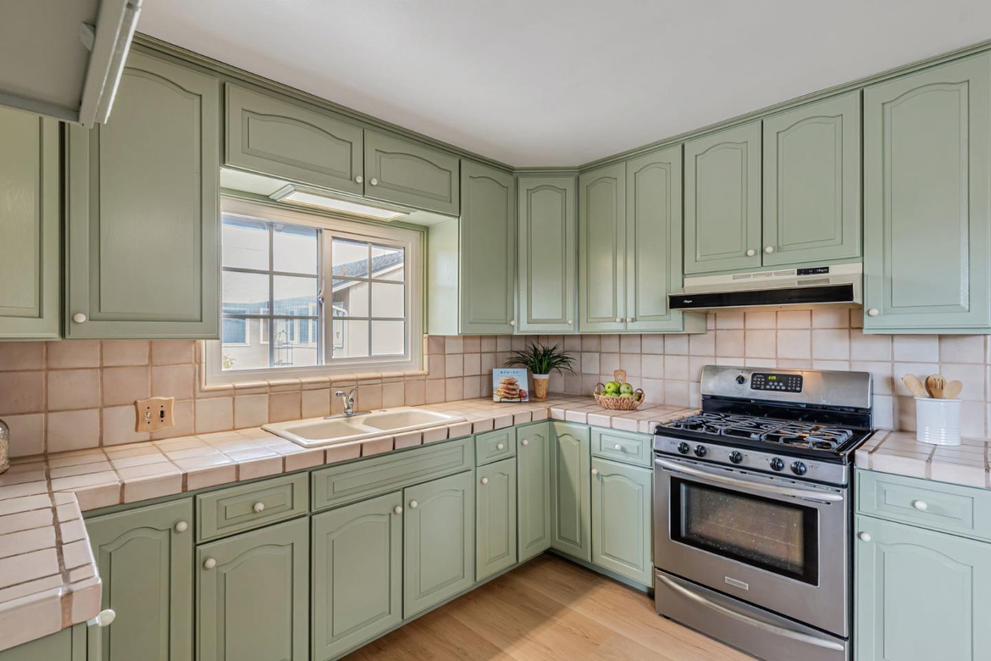 Detail Gallery Image 16 of 51 For 2356 Kay Dr, Santa Clara,  CA 95050 - 3 Beds | 2/1 Baths