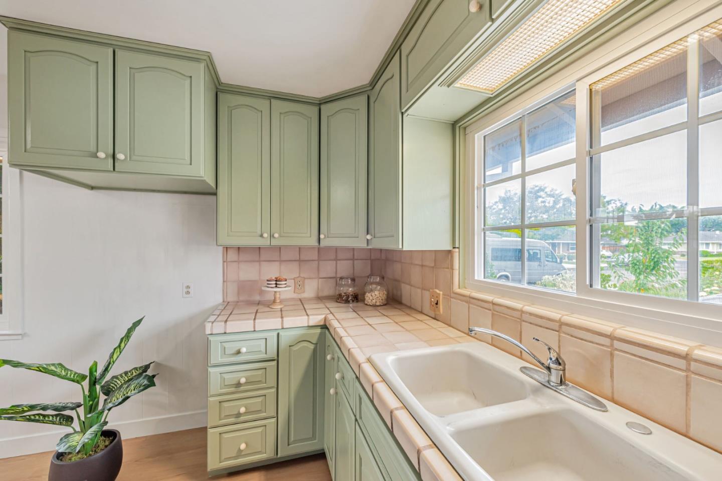 Detail Gallery Image 18 of 51 For 2356 Kay Dr, Santa Clara,  CA 95050 - 3 Beds | 2/1 Baths