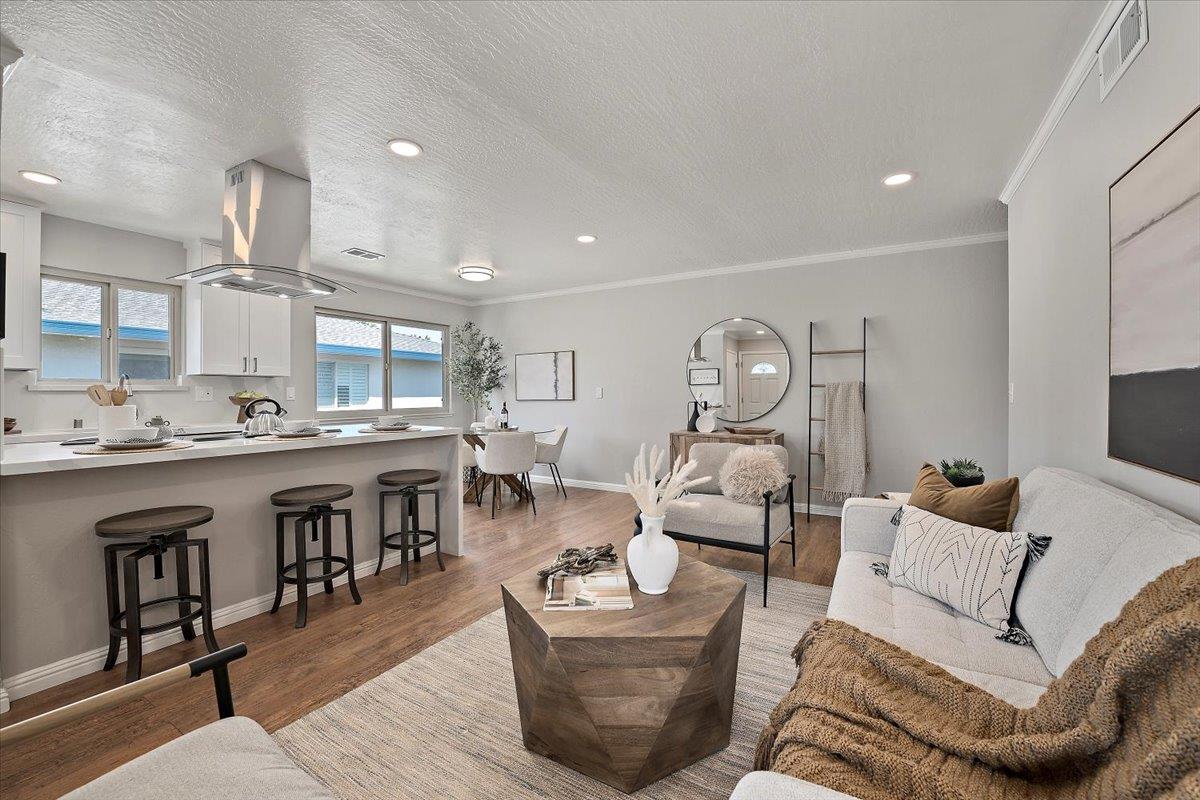 Detail Gallery Image 3 of 20 For 325 N 3rd St #4,  Campbell,  CA 95008 - 2 Beds | 1 Baths