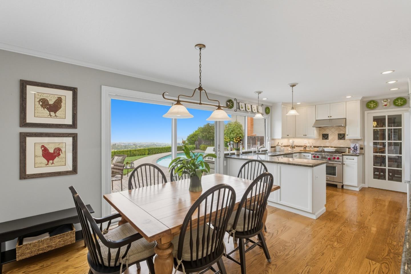Detail Gallery Image 10 of 37 For 7 Somerset Ct, Belmont,  CA 94002 - 4 Beds | 2/1 Baths