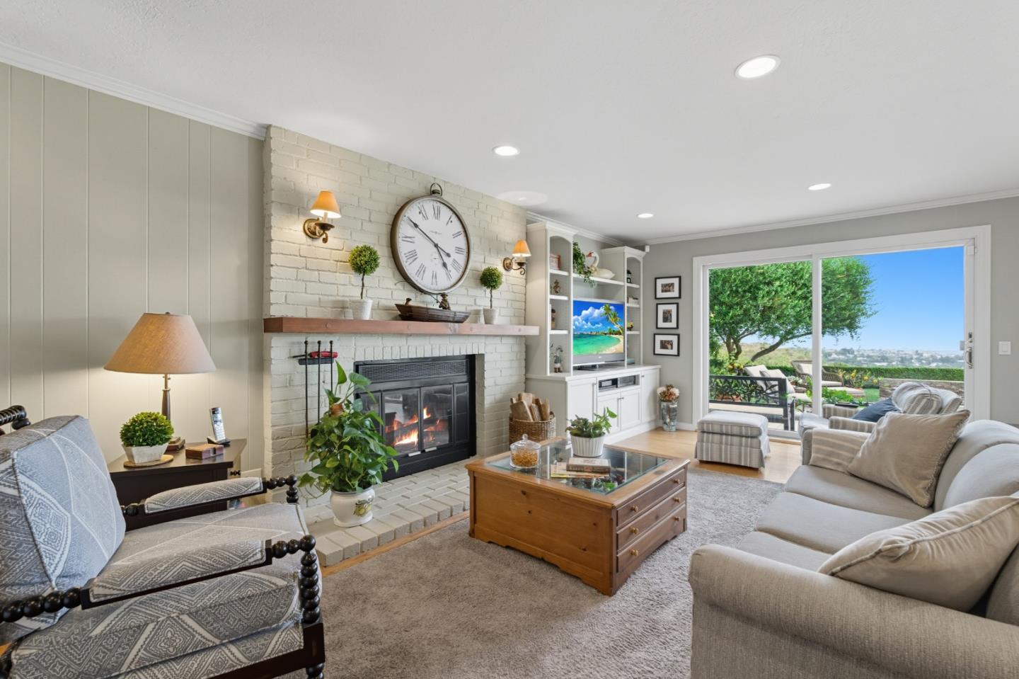 Detail Gallery Image 13 of 37 For 7 Somerset Ct, Belmont,  CA 94002 - 4 Beds | 2/1 Baths