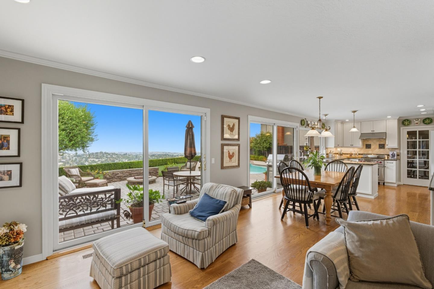 Detail Gallery Image 14 of 37 For 7 Somerset Ct, Belmont,  CA 94002 - 4 Beds | 2/1 Baths