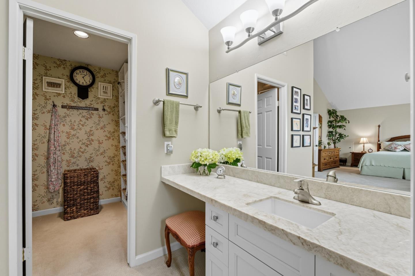 Detail Gallery Image 21 of 37 For 7 Somerset Ct, Belmont,  CA 94002 - 4 Beds | 2/1 Baths