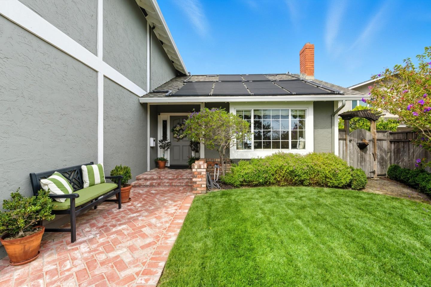 Detail Gallery Image 3 of 37 For 7 Somerset Ct, Belmont,  CA 94002 - 4 Beds | 2/1 Baths