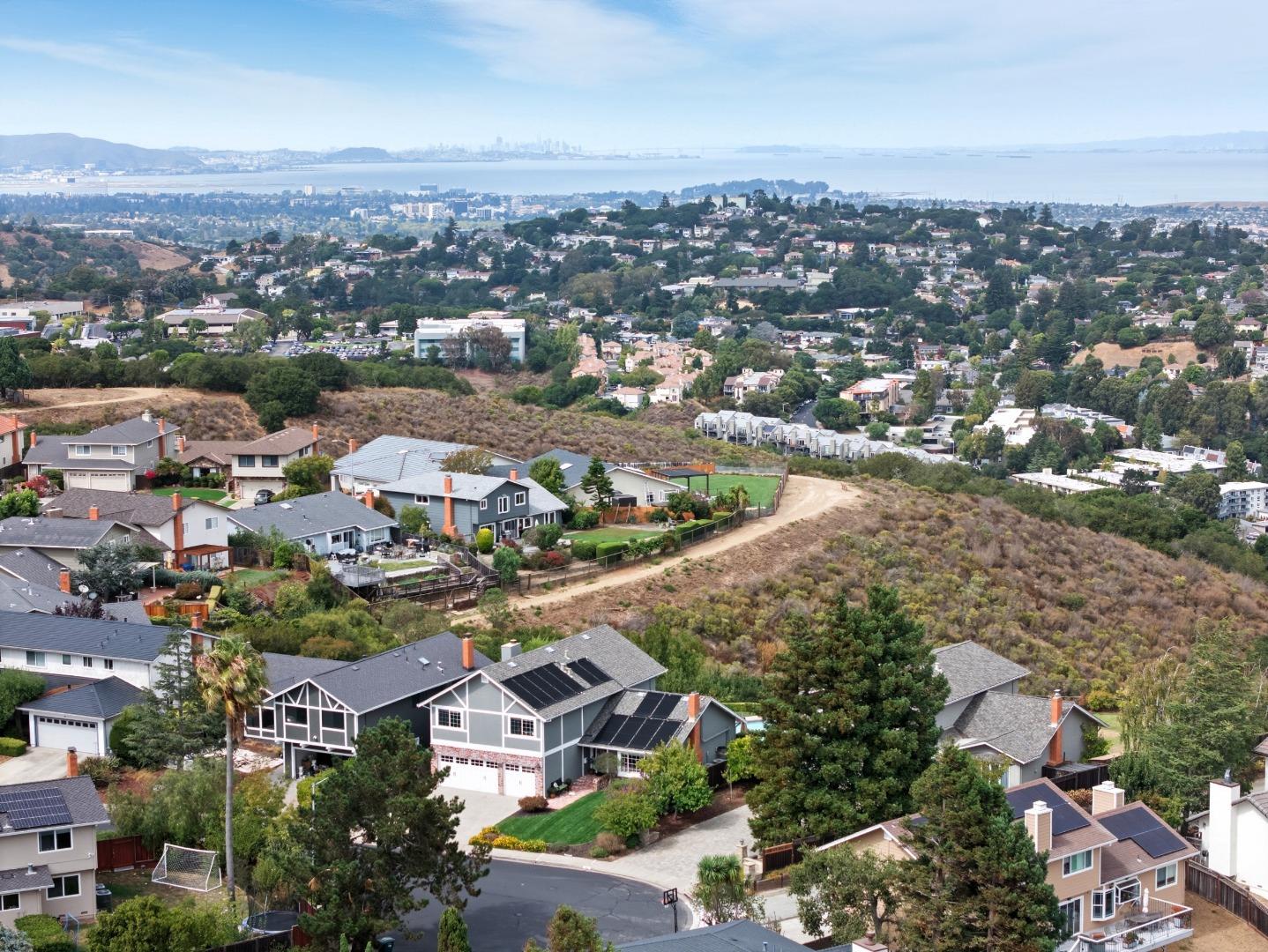 Detail Gallery Image 35 of 37 For 7 Somerset Ct, Belmont,  CA 94002 - 4 Beds | 2/1 Baths