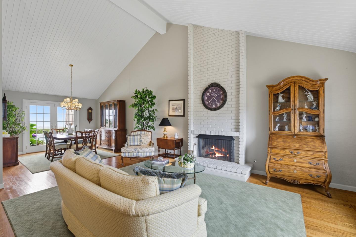 Detail Gallery Image 4 of 37 For 7 Somerset Ct, Belmont,  CA 94002 - 4 Beds | 2/1 Baths