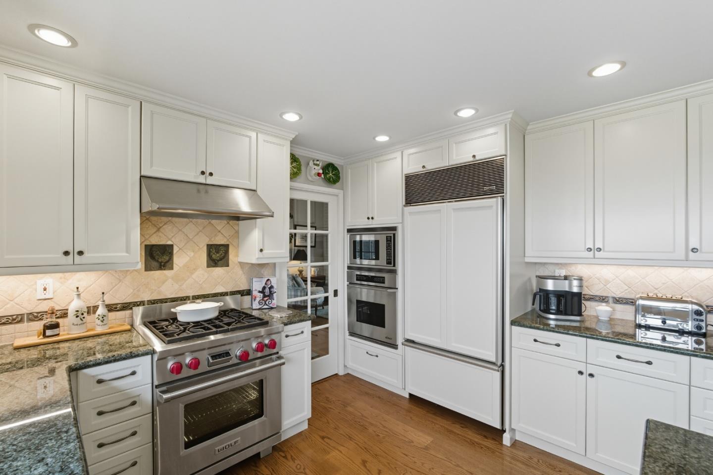 Detail Gallery Image 9 of 37 For 7 Somerset Ct, Belmont,  CA 94002 - 4 Beds | 2/1 Baths