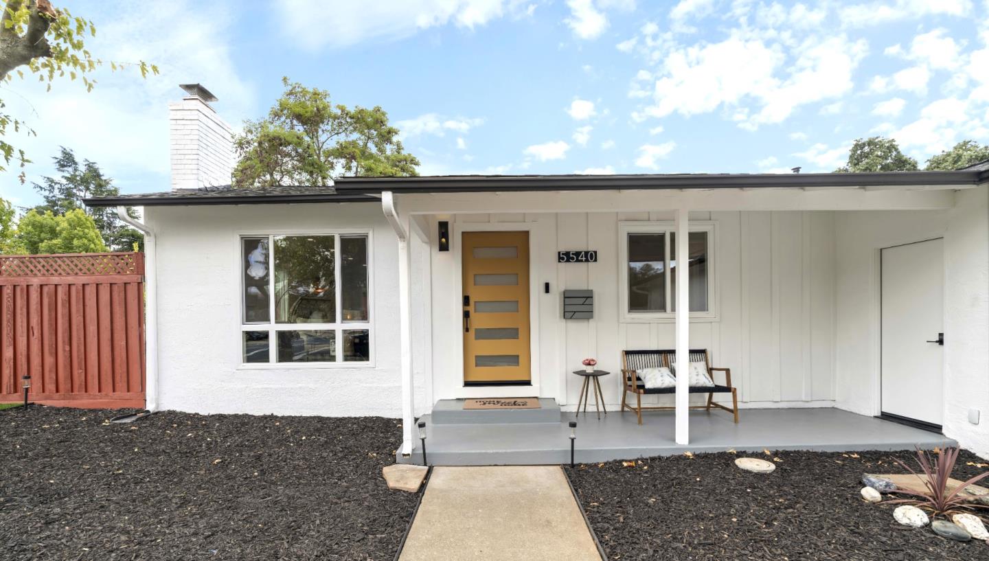 Detail Gallery Image 5 of 52 For 5540 Michigan Blvd, Concord,  CA 94521 - 3 Beds | 2 Baths