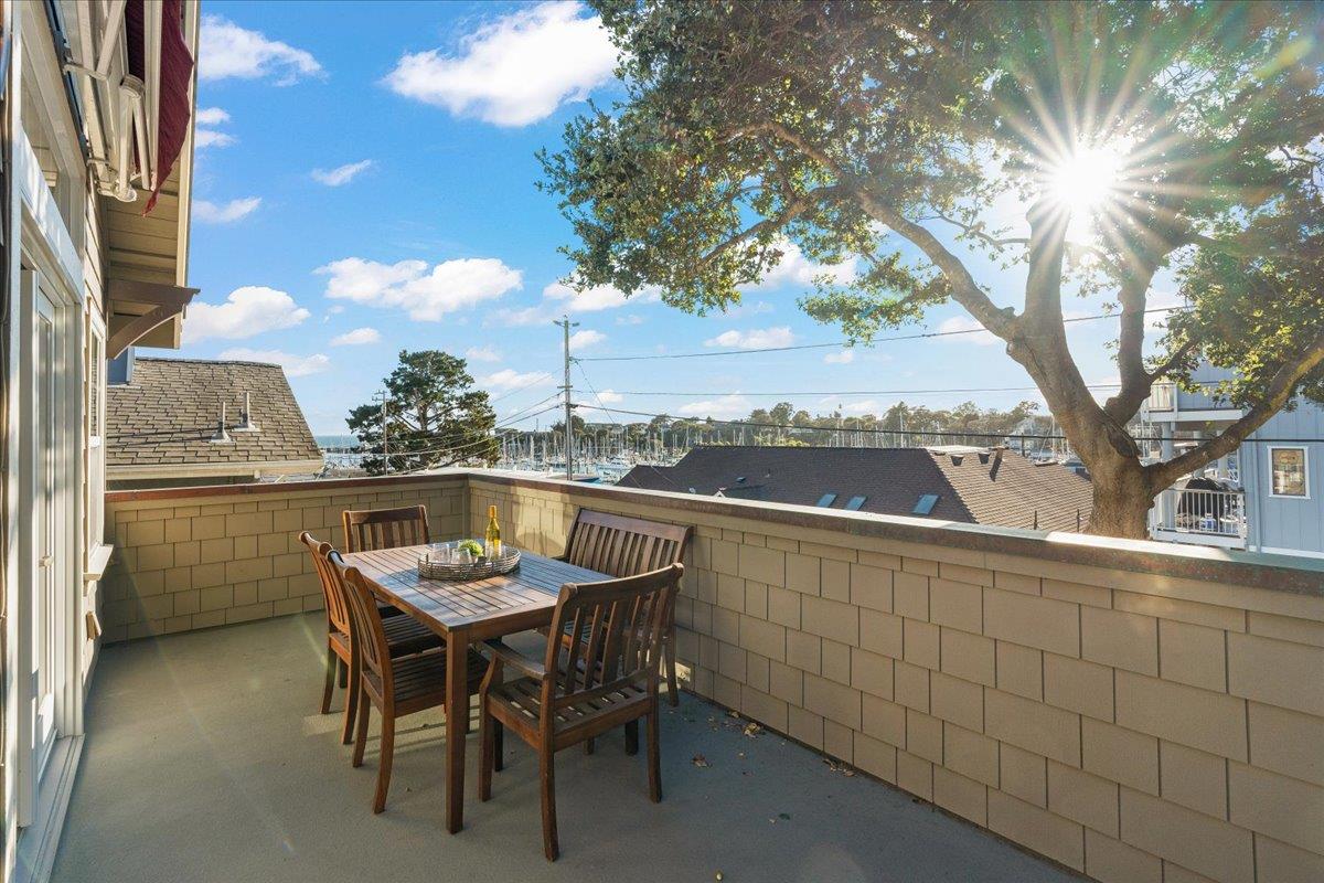 Detail Gallery Image 17 of 28 For 440 Lago Ln, Santa Cruz,  CA 95062 - 3 Beds | 2/1 Baths