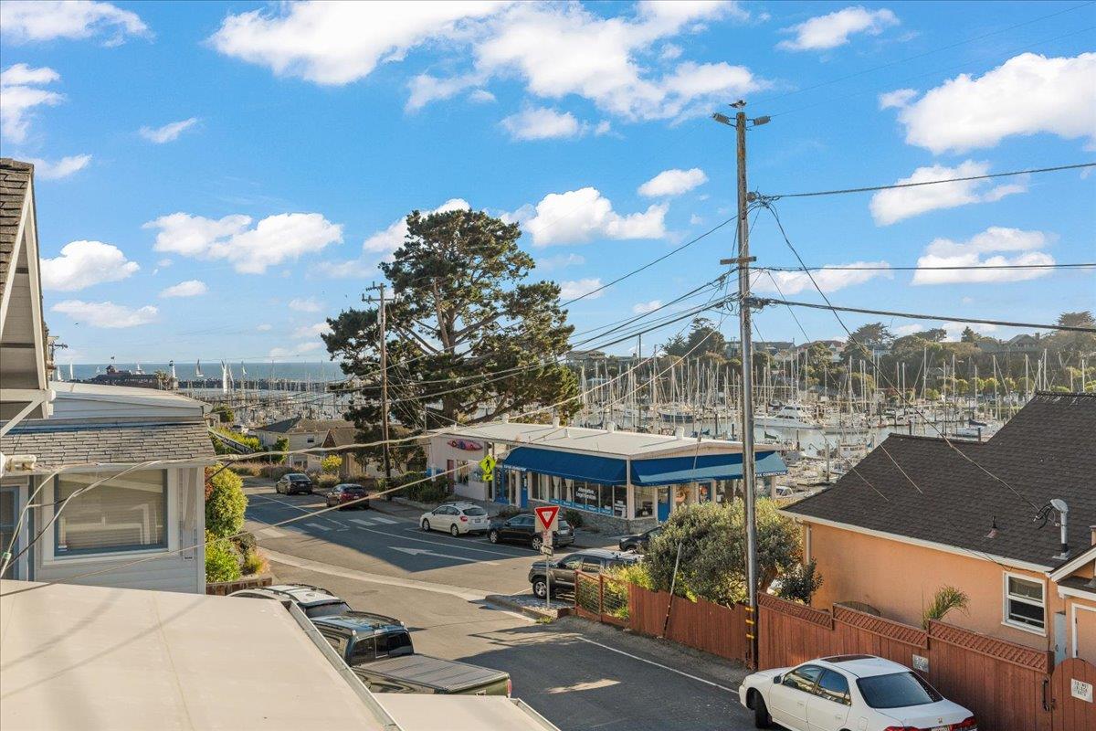 Detail Gallery Image 18 of 28 For 440 Lago Ln, Santa Cruz,  CA 95062 - 3 Beds | 2/1 Baths
