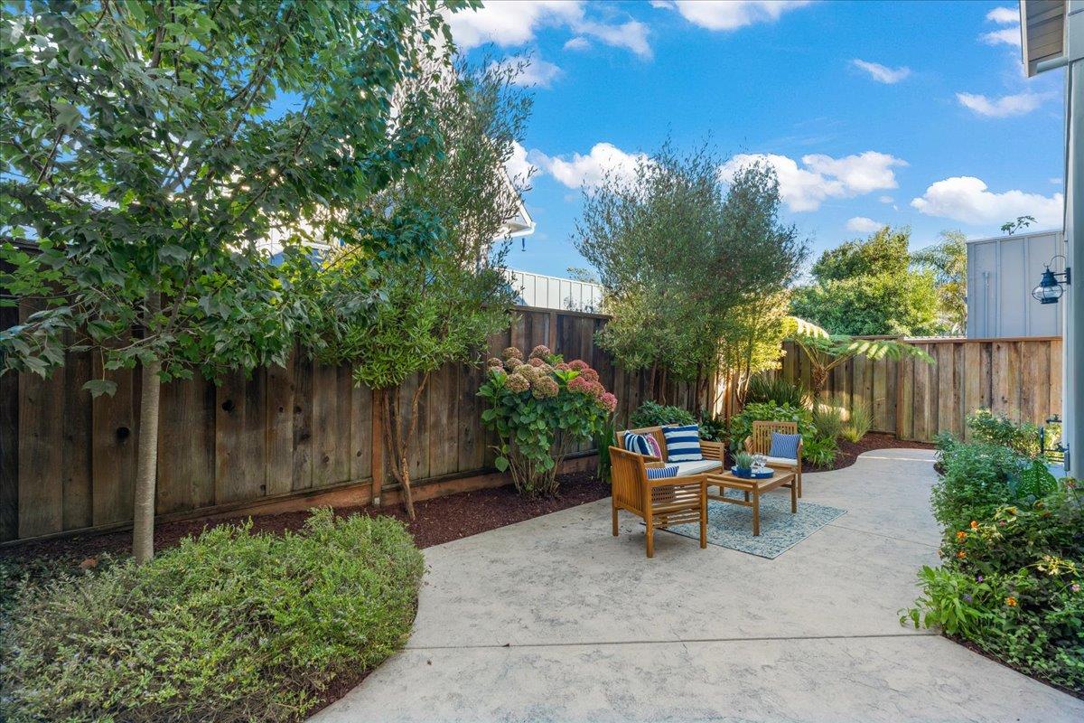 Detail Gallery Image 25 of 28 For 440 Lago Ln, Santa Cruz,  CA 95062 - 3 Beds | 2/1 Baths