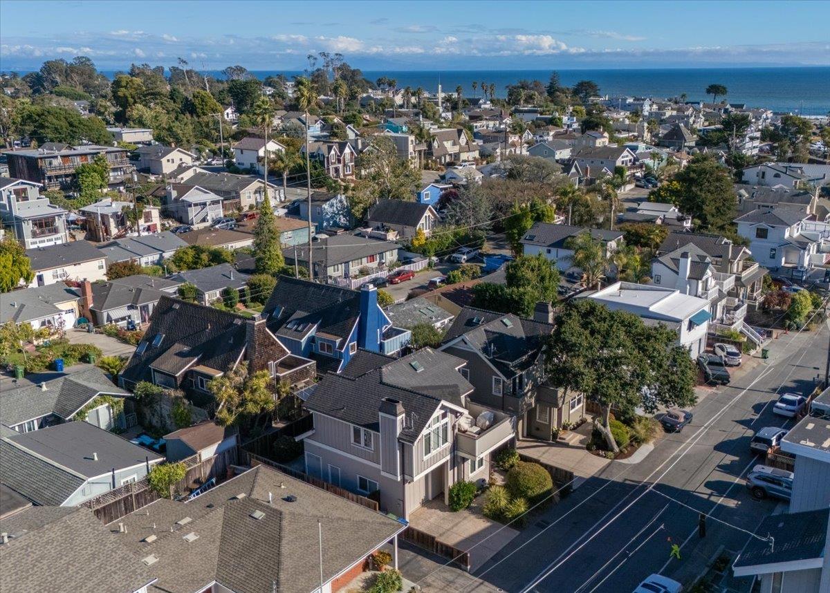 Detail Gallery Image 27 of 28 For 440 Lago Ln, Santa Cruz,  CA 95062 - 3 Beds | 2/1 Baths