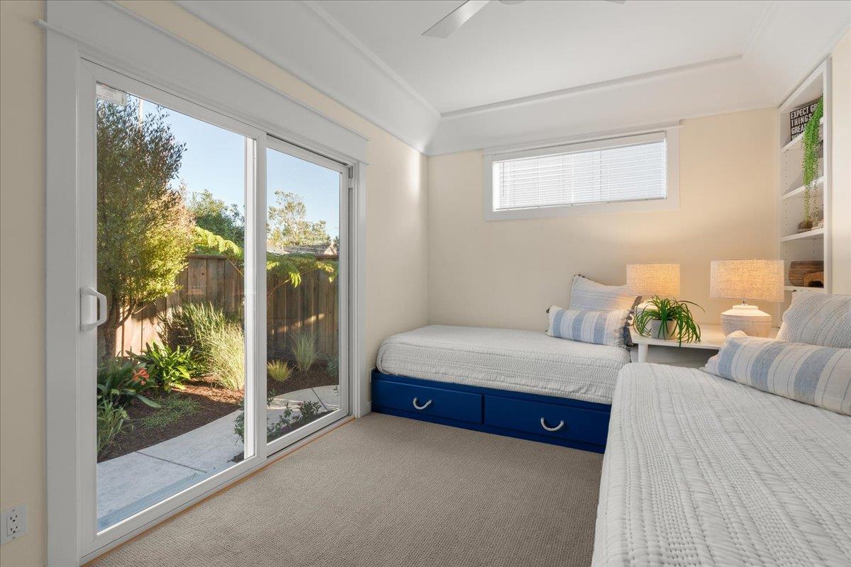 Detail Gallery Image 9 of 28 For 440 Lago Ln, Santa Cruz,  CA 95062 - 3 Beds | 2/1 Baths