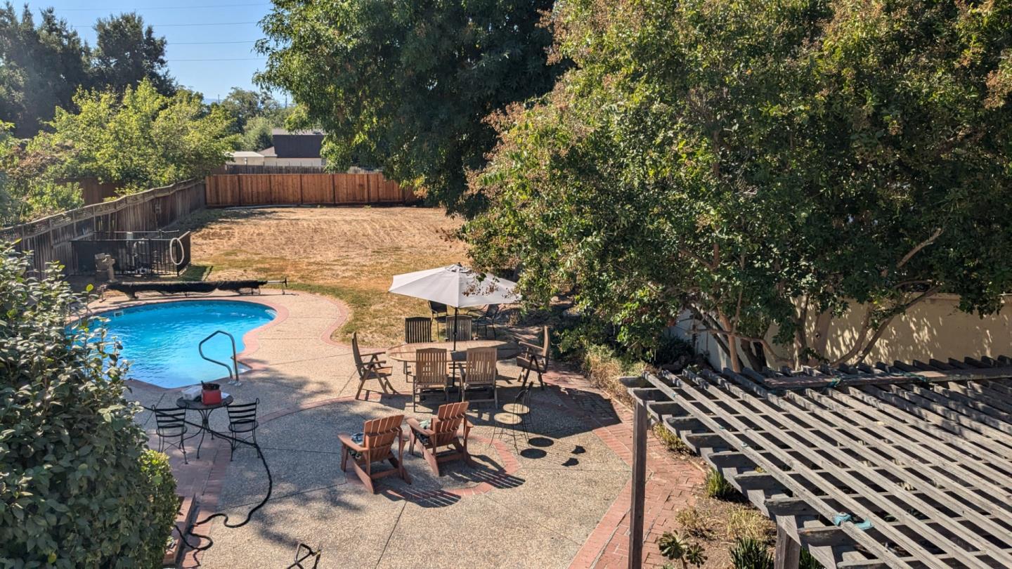 Detail Gallery Image 11 of 13 For 943 Riverside Dr, San Jose,  CA 95125 - 3 Beds | 2 Baths