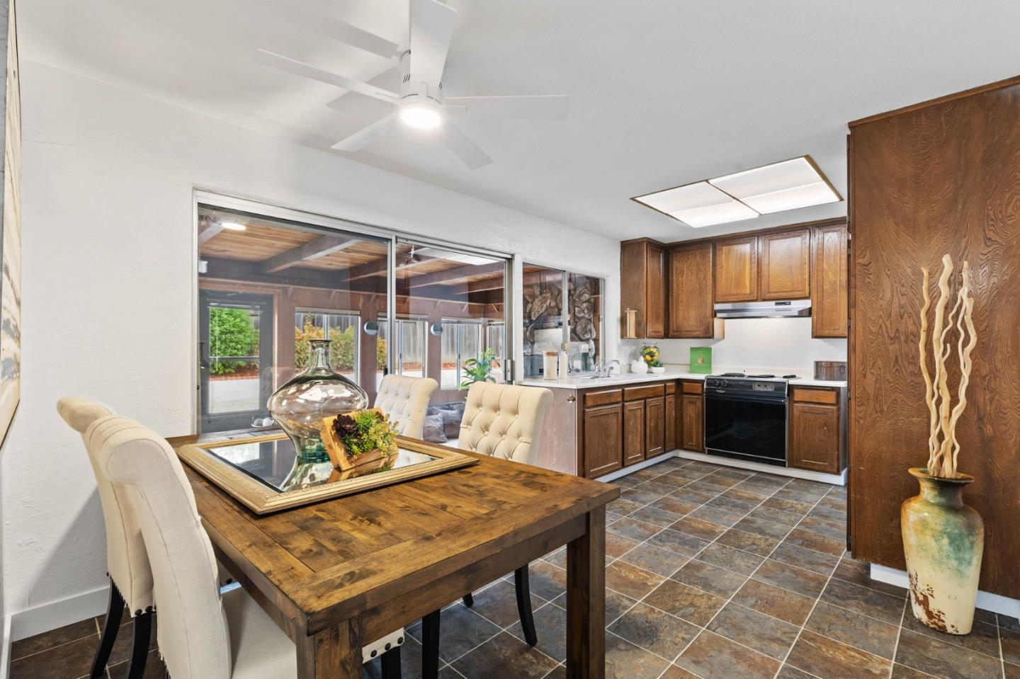 Detail Gallery Image 7 of 21 For 839 Leyte Ct, San Jose,  CA 95111 - 3 Beds | 1 Baths