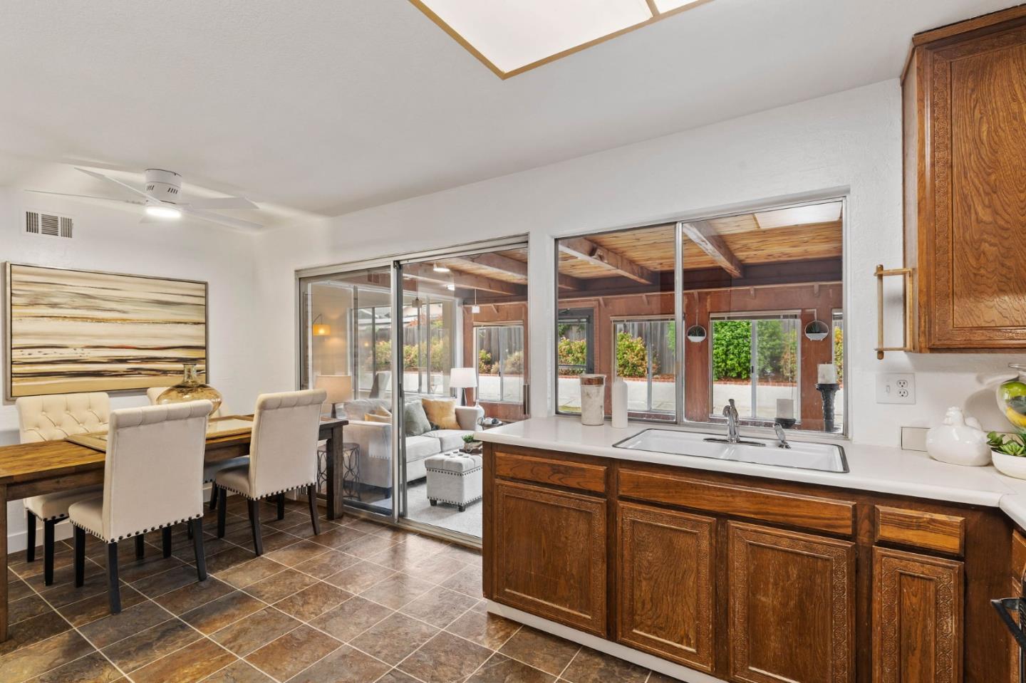 Detail Gallery Image 9 of 21 For 839 Leyte Ct, San Jose,  CA 95111 - 3 Beds | 1 Baths