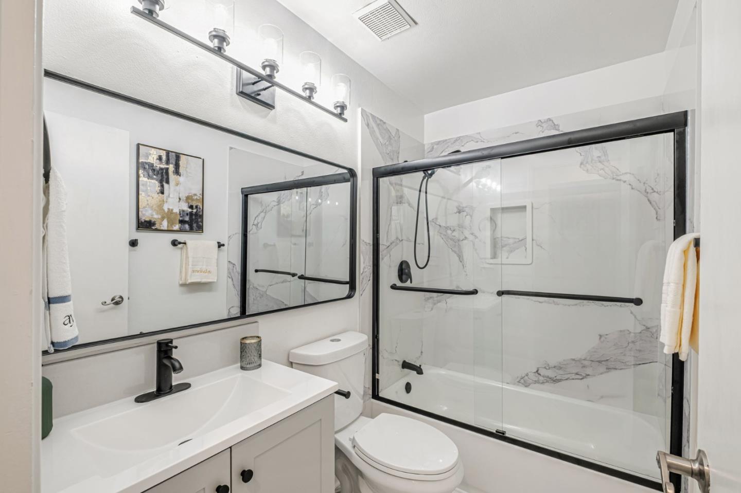 Detail Gallery Image 10 of 17 For 4379 Machado Dr, Concord,  CA 94521 - 2 Beds | 2 Baths