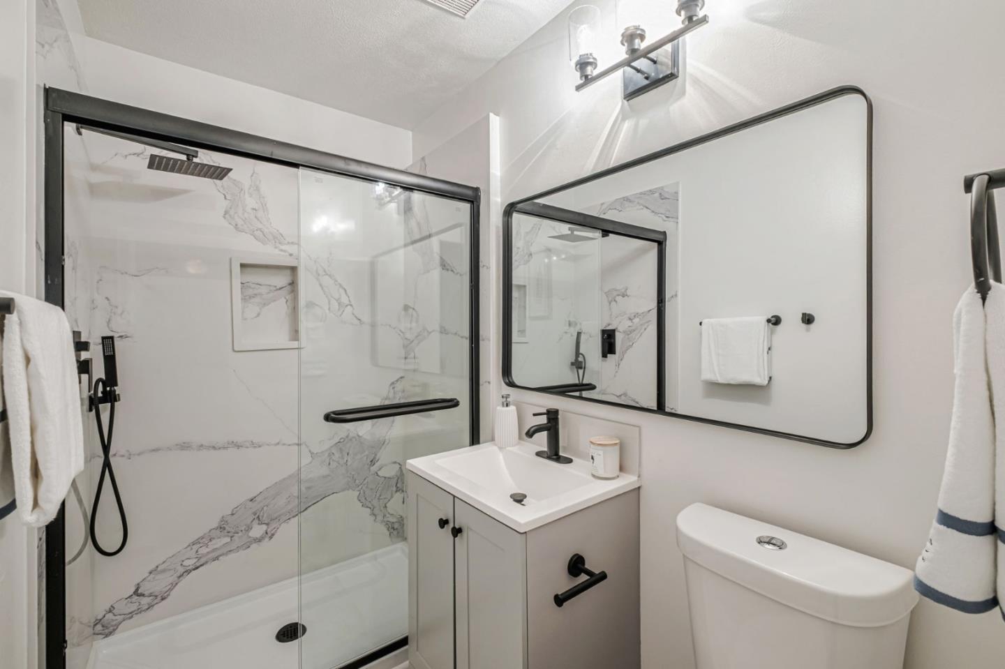 Detail Gallery Image 13 of 17 For 4379 Machado Dr, Concord,  CA 94521 - 2 Beds | 2 Baths