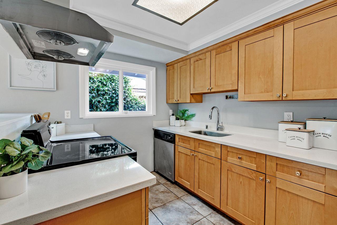 Detail Gallery Image 13 of 26 For 35282 Cano Ct, Fremont,  CA 94536 - 3 Beds | 2 Baths