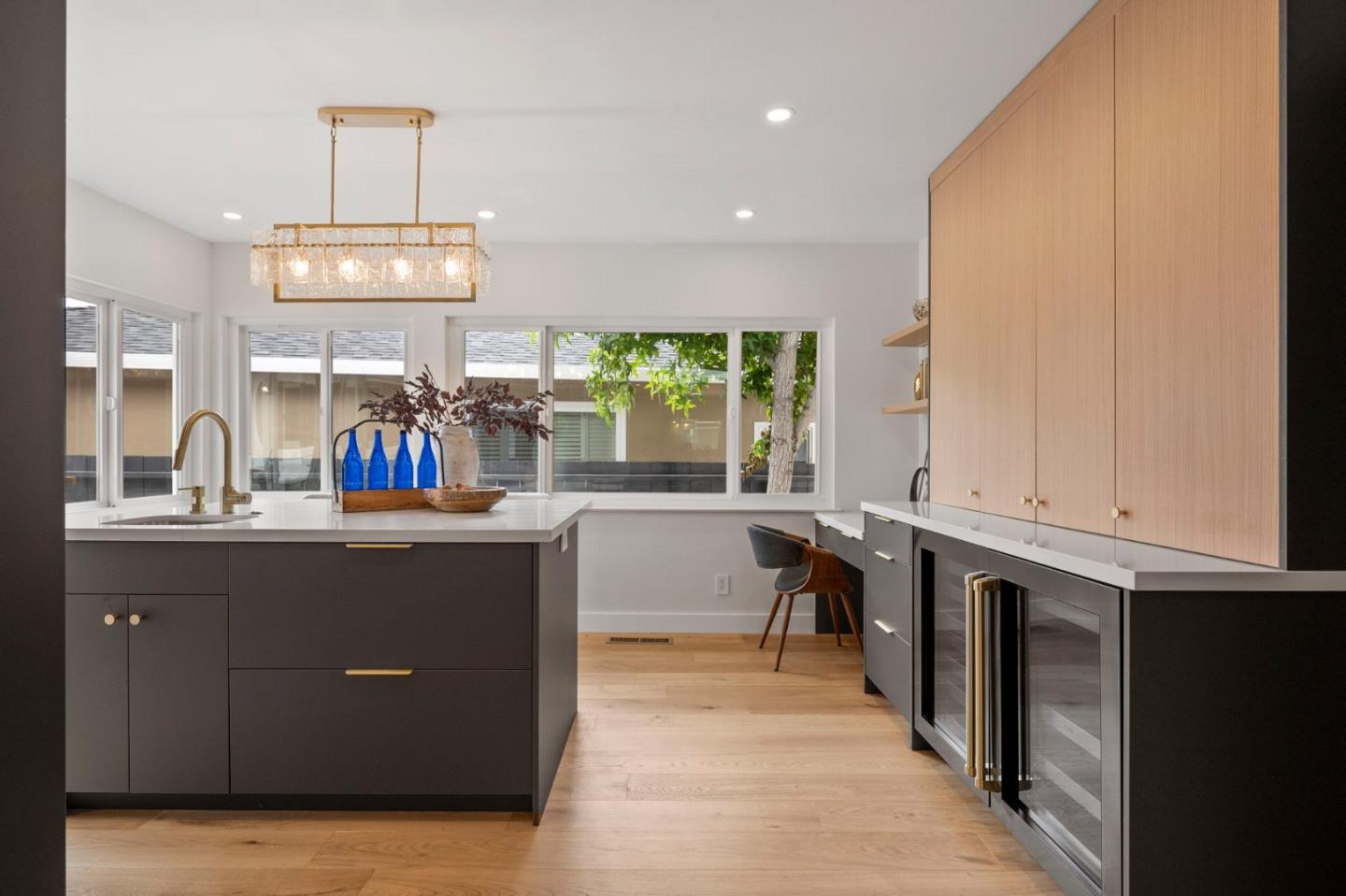 Detail Gallery Image 12 of 30 For 2555 Crestmoor Dr, San Bruno,  CA 94066 - 3 Beds | 2 Baths