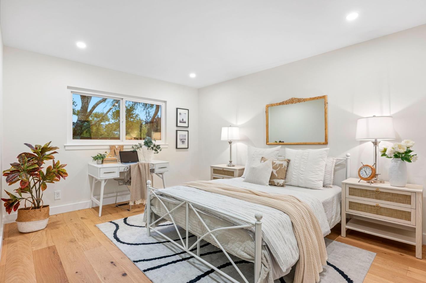 Detail Gallery Image 18 of 30 For 2555 Crestmoor Dr, San Bruno,  CA 94066 - 3 Beds | 2 Baths