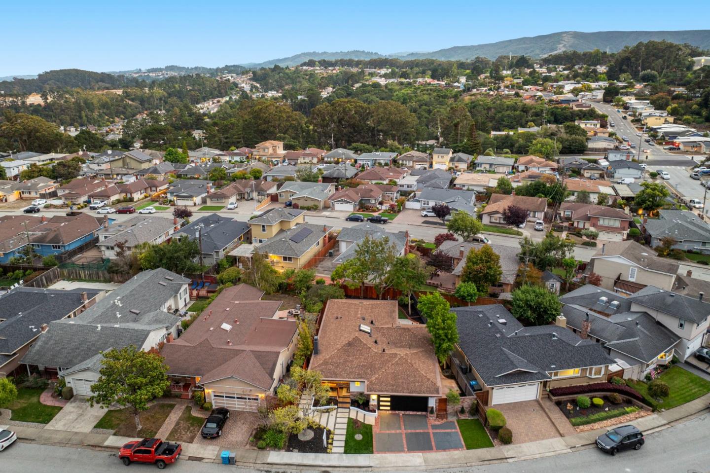 Detail Gallery Image 27 of 30 For 2555 Crestmoor Dr, San Bruno,  CA 94066 - 3 Beds | 2 Baths
