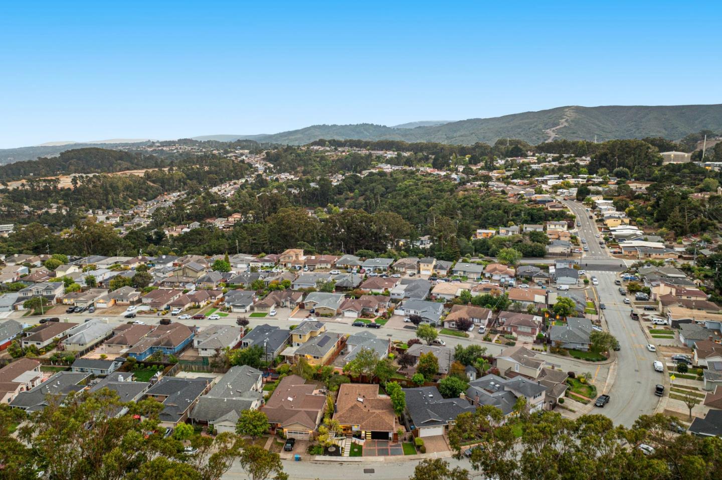 Detail Gallery Image 28 of 30 For 2555 Crestmoor Dr, San Bruno,  CA 94066 - 3 Beds | 2 Baths