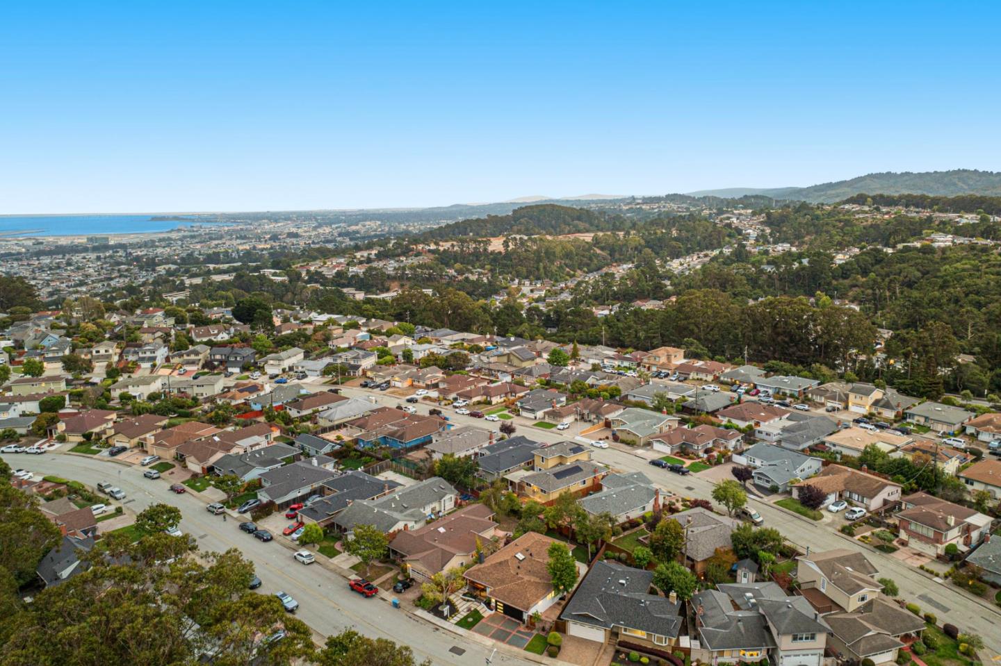 Detail Gallery Image 29 of 30 For 2555 Crestmoor Dr, San Bruno,  CA 94066 - 3 Beds | 2 Baths